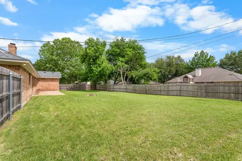 Exterior - 1208 Dendron Dr, Hewitt, TX 76643 photo 5 of 6