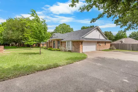 Exterior - 1208 Dendron Dr, Hewitt, TX 76643 photo 6 of 6