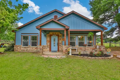 406 W Elm St, Collinsville, TX 76233