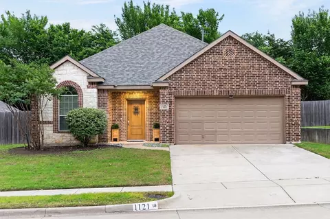1121 Hidden Lake Dr, Burleson, TX 76028