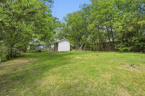 Exterior - 403 Elmo St, Cleburne, TX 76031 photo 2 of 3