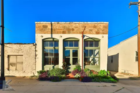 306 Conrad Hilton St Blvd, Cisco, TX 76437