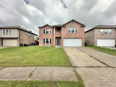3165 Spyglass Dr, Grand Prairie, TX 75052