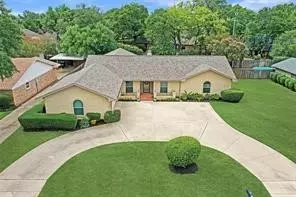 1804 Lincolnshire Dr, Bedford, TX 76021