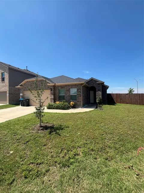 2440 Edisto Beach Dr, Fort Worth, TX 76108