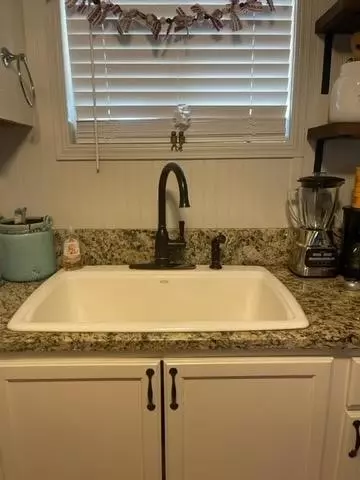Kitchen - 11119 Wortham Bend Rd, Waco, TX 76708 photo 4 of 4