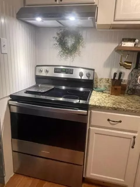 Kitchen - 11119 Wortham Bend Rd, Waco, TX 76708 photo 3 of 4