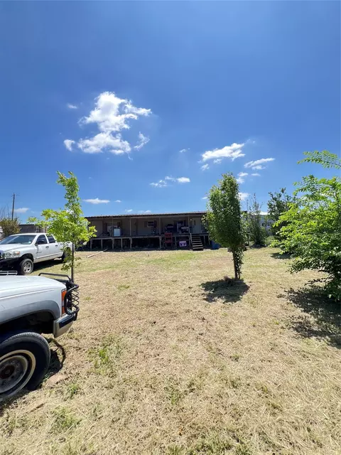 4215 Lanark Dr, Cresson, TX 76035