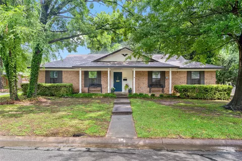 605 SE 32nd St, Paris, TX 75460