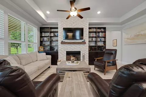 9812 Stonefield Way, Denton, TX 76207