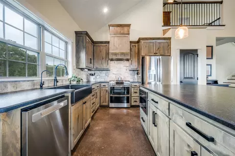 Kitchen - 1458 Jim Harry Loop, Sunset, TX 76270 photo 3 of 5