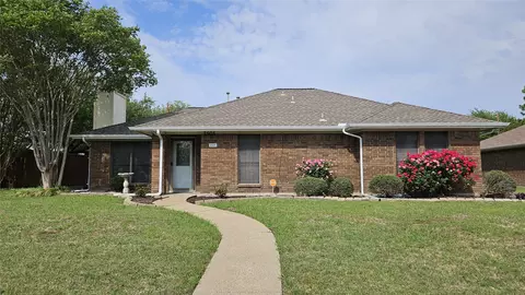 2505 Southridge Dr, Sachse, TX 75048