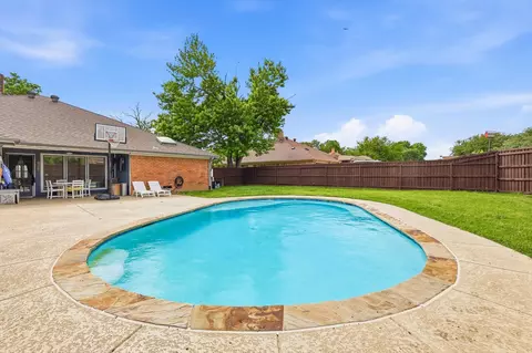 1629 Parkside Trl, Lewisville, TX 75077