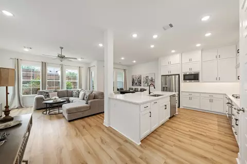 2014 White Grove Dr, Dallas, TX 75228