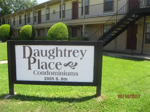 2005 S 08th St #6, Waco, TX 76706