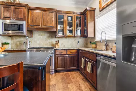 Kitchen - 40 Enclave Ct, Waco, TX 76708 photo 3 of 4