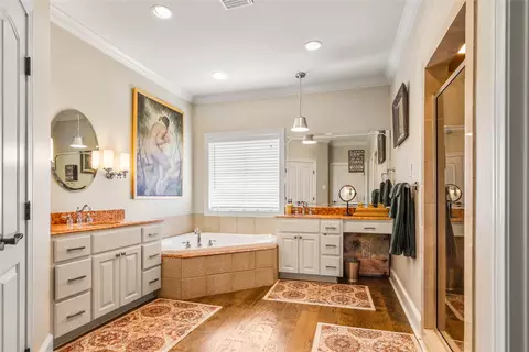 Bath - 40 Enclave Ct, Waco, TX 76708 photo 1 of 5