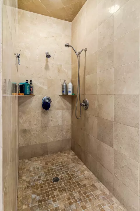 Bath - 40 Enclave Ct, Waco, TX 76708 photo 3 of 5