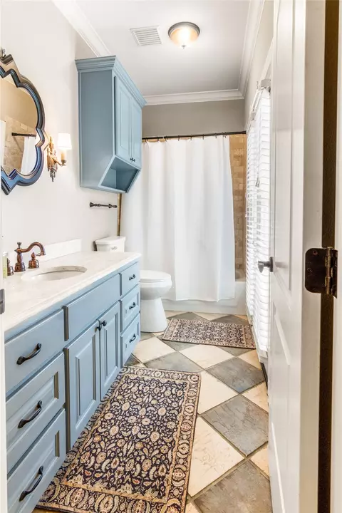 Bath - 40 Enclave Ct, Waco, TX 76708 photo 4 of 5