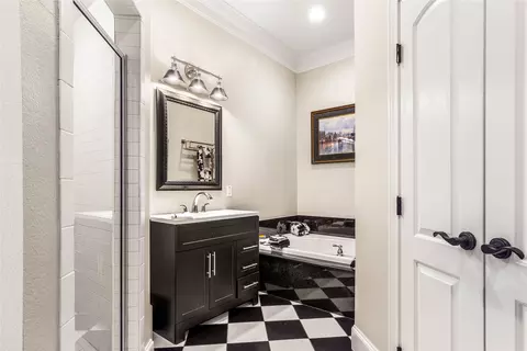 Bath - 40 Enclave Ct, Waco, TX 76708 photo 5 of 5