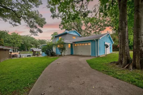 132 Shady Shores Dr, Mabank, TX 75156