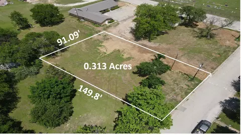 1617 Belcher Ave, Gainesville, TX 76240