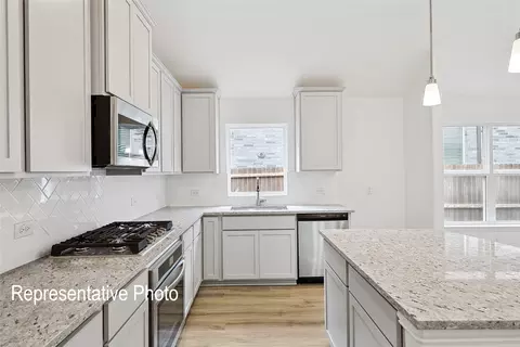 Kitchen - 4372 Biddle St, Midlothian, TX 76065 photo 4 of 4