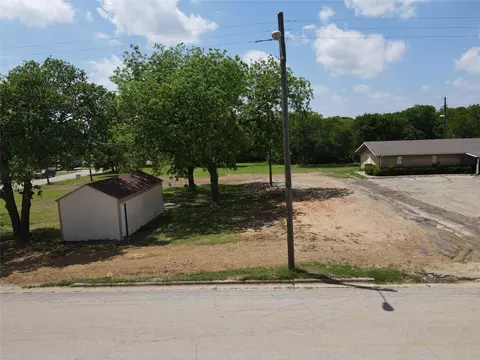 703 Fair Ave, Gainesville, TX 76240