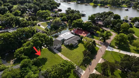 3810 Roaring Springs Ct, Granbury, TX 76048