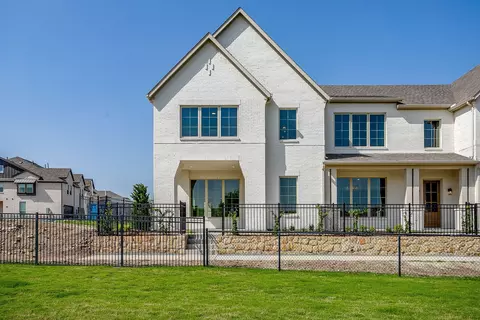 13841 Carnegie Dr, Fort Worth, TX 76008