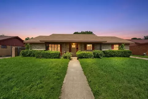 1900 Mahalia Dr, Waco, TX 76705