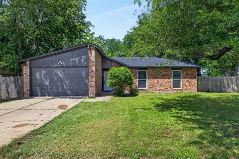 3221 Merrimac Dr, Forest Hill, TX 76140
