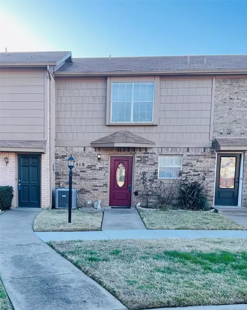 518 Pecan Acres Ct, Arlington, TX 76013