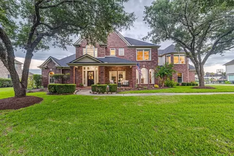 511 Royal Lakes Blvd, Richmond, TX 77469