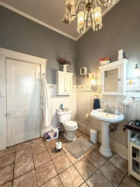 Bath - 12414 Rock Creek Rd, Waco, TX 76708 photo 2 of 3