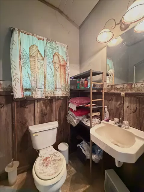 Bath - 12414 Rock Creek Rd, Waco, TX 76708 photo 3 of 3