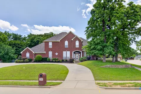2416 Park Run Dr, Arlington, TX 76016