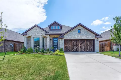 204 Garden Grove Dr, Waxahachie, TX 75165