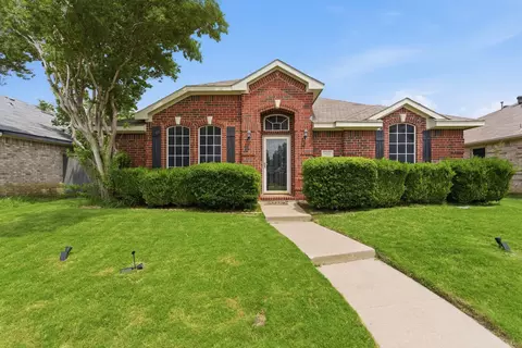 1633 Yellowstone Ave, Lewisville, TX 75077