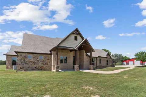 377 Russell Ln, Weatherford, TX 76087