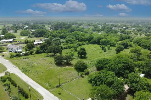 2013 Tepar Ln, Cleburne, TX 76031