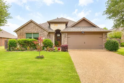 107 Manor Ln, Waxahachie, TX 75165