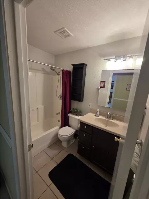 Bath - 608 Shelmar Dr, Euless, TX 76039 photo 2 of 2