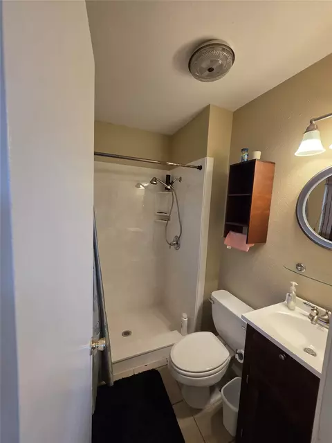 Bath - 608 Shelmar Dr, Euless, TX 76039 photo 1 of 2