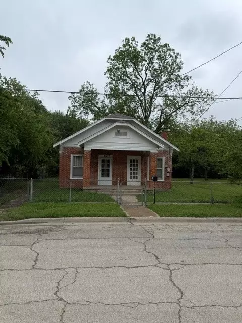 1507 E 1511 E Garnett St, Gainesville, TX 76240
