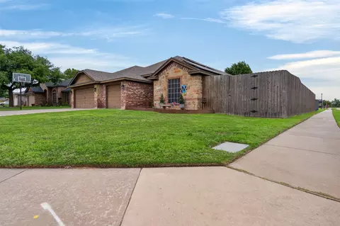 629 E Sheila Cir, Joshua, TX 76058