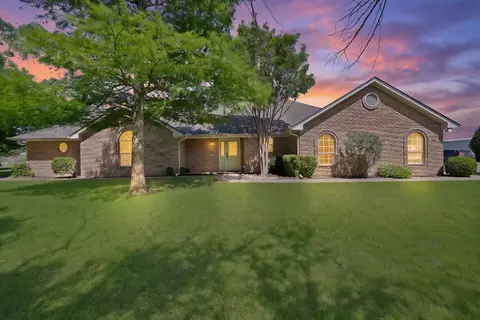 1815 Newport Rd, Weatherford, TX 76086