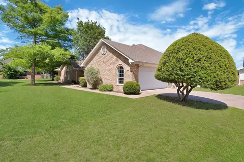 1815 Newport Rd, Weatherford, TX 76086