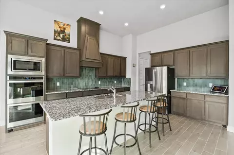 Kitchen - 1600 Lynx Loop, Forney, TX 75126 photo 2 of 3