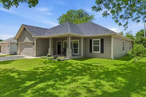 1125 Oxford St, River Oaks, TX 76114